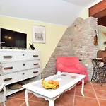 Rustic House With Private Swimming Pool Ferienhaus Pula