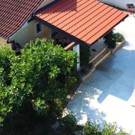 Rustic House With Private Swimming Pool Dom wakacyjny Pula