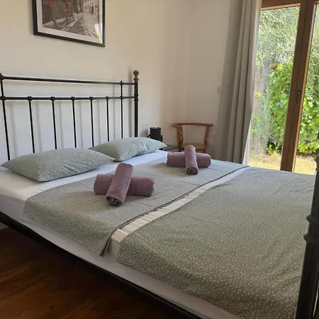 Rustic House With Private Swimming Pool Póla