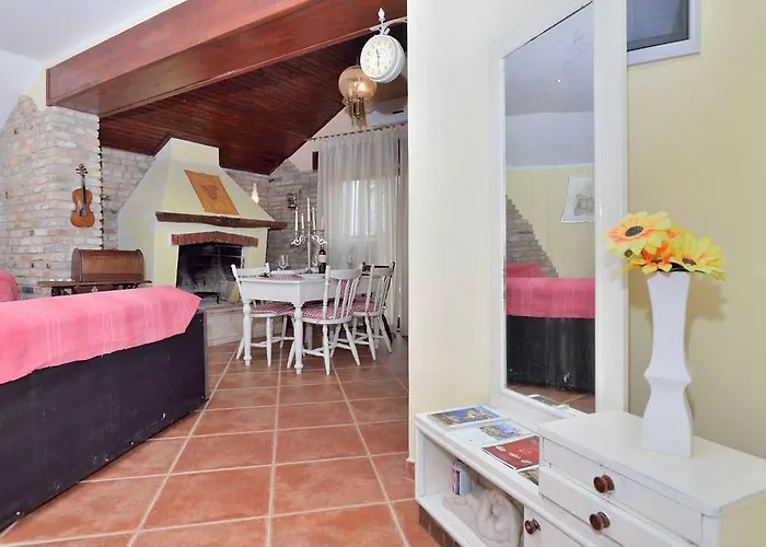 Nyaraló Rustic House With Private Swimming Pool